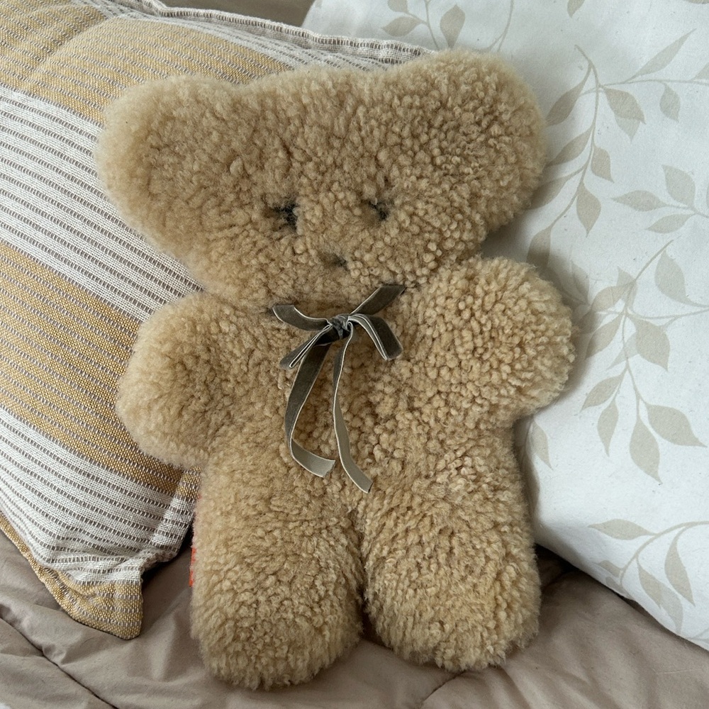 Adorable 100% Australian sheepskin teddy bear pillow in Honey - Picture 2 of 9